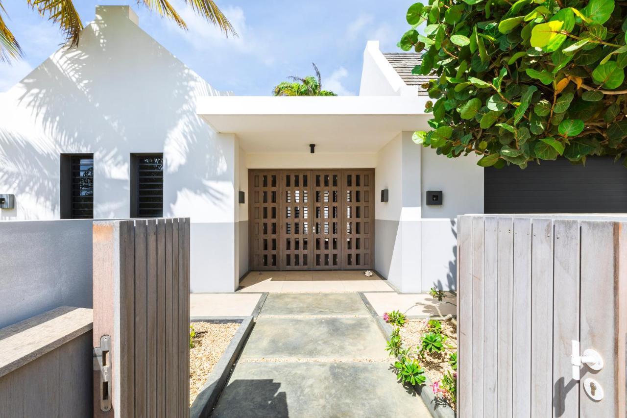 Villa Oceanfront 72 & Sunny Kralendijk Esterno foto